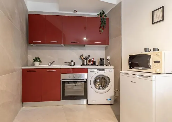 ¤charme Di Bari¤ Intero Con Design Moderno E バーリ