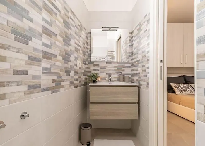 ¤charme Di Bari¤ Intero Con Design Moderno E バーリ